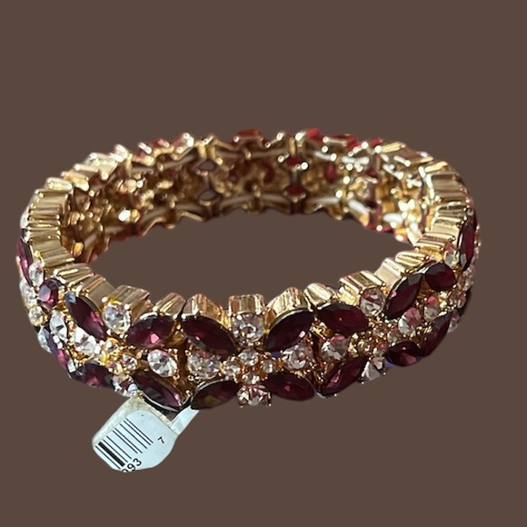 NWT Amythyst and Crystal Stretch Bracelet - Picture 1 of 9